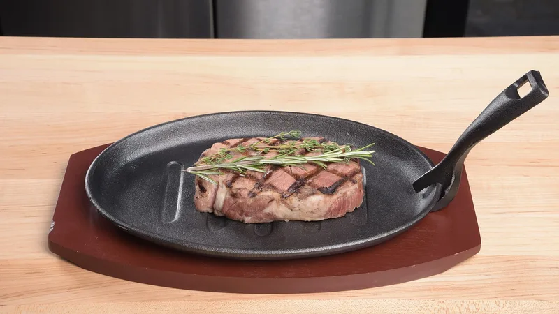 Seasoned cast iron pan