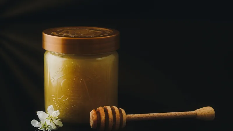 Honey jar