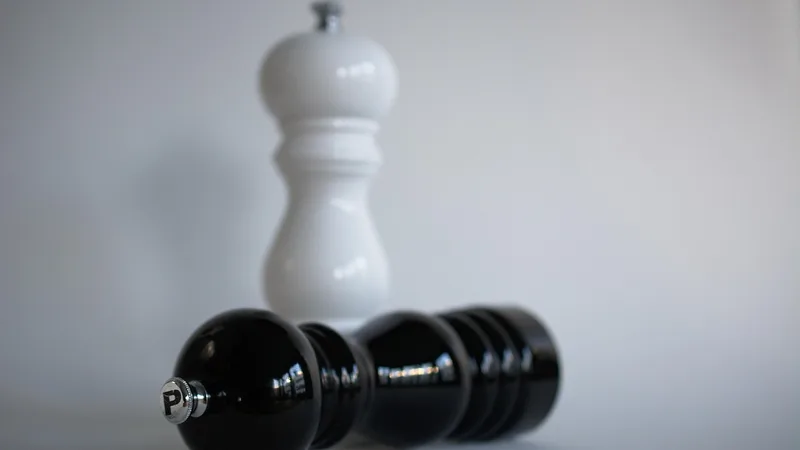 Pepper grinder
