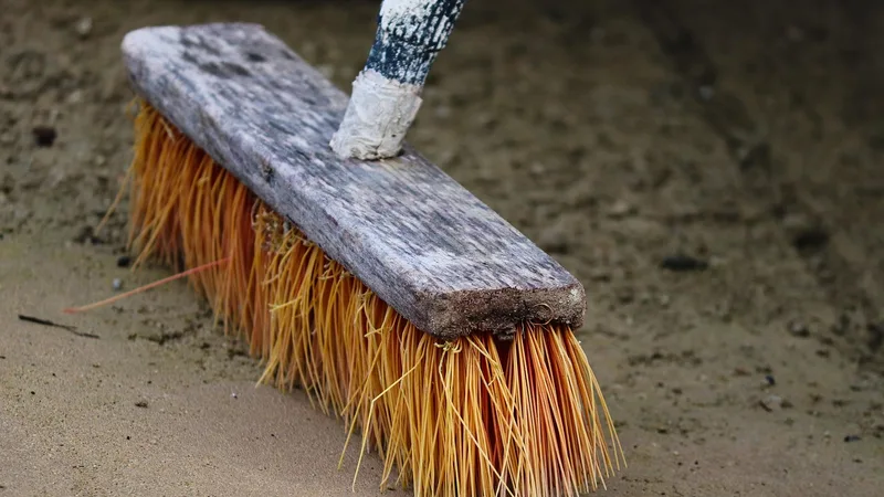 Toy broom